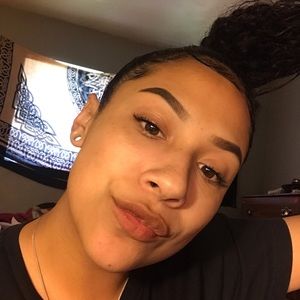 Meet your Posher, Chryssy